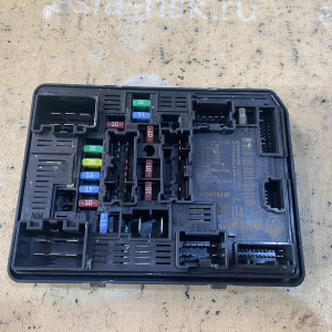 Блок предохранителей Renault Captur JB H5HT/H5HB470 1.3L Turbo 7-робот под капотом BSM 284B69541R '2021