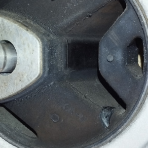 Подушка двигателя Nissan MR16DDT JUKE F15 2WD CVT верх косточка ДЕФЕКТ перед, лев 113501KC0A