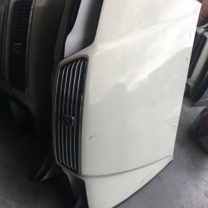 Капот TOYOTA Mark II GX100 h/t с решеткой (дефект)