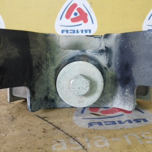 Подушка двигателя Toyota 1KZ/1KD Land Cruiser Prado KZJ95/KDJ95/KZN185/KDN185 зад акпп R 12371-67020