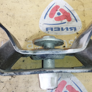 Подушка двигателя Toyota 1KZ/1KD Land Cruiser Prado KZJ95/KDJ95/KZN185/KDN185 зад акпп R 12371-67020
