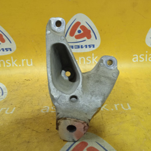 Кронштейн опоры двигателя Audi CDNC A4 B8/8K2/8T3 '2012 перед, лев 8K0199307CC