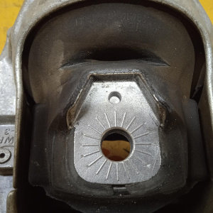 Подушка двигателя Audi CDNC A4 B8/8K2/8T3 '2015 CVT перед, прав 8R0199381AM