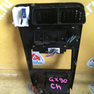 Климат-контроль TOYOTA JZX9# дефект рамки 55900-22321