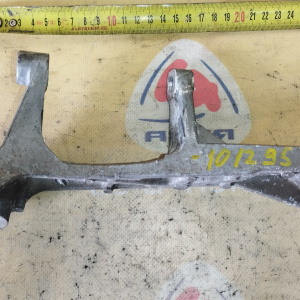 Крепление подушки ДВС Suzuki J20A SX4 YA41S/YB41S '2007- 2WD a/t на ДВС перед, прав в 1164180J00