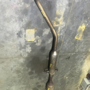 Глушитель TOYOTA Vista Ardeo SV50 средняя часть с катализатором