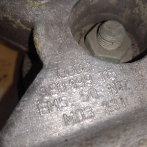 Подушка акпп Audi ALT A4 B6/8E2 '2002 2.0L 2WD CVT 8E0399105JQ