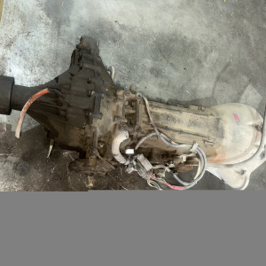АКПП Nissan LD20 3102047X04 / RE4R01A 4WD BUS задний кардан на шлицах МУФТА 3 БОЛТА Vanette C22