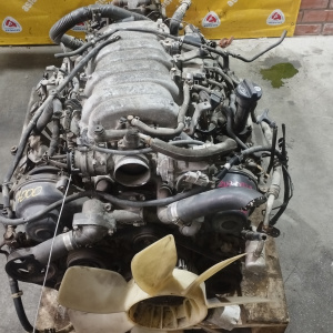 Двигатель Toyota 2UZ-FE-0978690 БЕЗ НАВЕСНОГО Land Cruiser UZJ100 '01.1998-08.2002