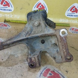 Подушка двигателя Toyota 2UZ-FE Tundra UCK35 + КРЕПЛЕНИЕ 12315-50090 перед, лев 12361-50133