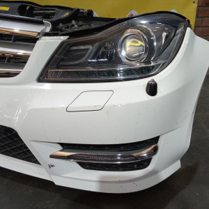 Ноускат Mercedes C-Class W204 '2013 M271DE18 AMG мкпп белый ксенон парктроники антенна