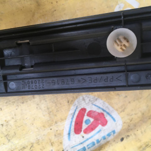 Накладка на порог салона Toyota Mark II GX100 зад, прав 67915-22070/22080