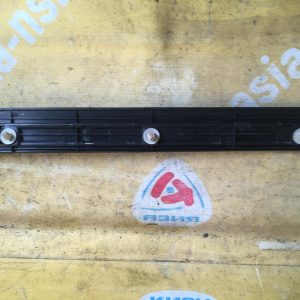 Накладка на порог салона Toyota Mark II GX100 зад, лев 67916-22070/22080