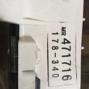 Панель приборов Mitsubishi RVR/Chariot N64W/N84W MR471716