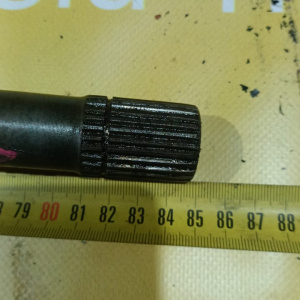 Полуось Suzuki JB23W Jimny нар 26шл /внут22шл 850мм перед, лев