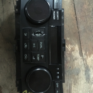 Климат-контроль Toyota ANA10 Mark X Zio 55900-72020