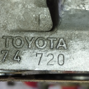 Заслонка дроссельная Toyota 4S-FE Camry/Vista SV30 '1991- 22210-74720 a/t трамбл 4 болта OLD  ДЕФЕКТ ДАТЧИКА ПОЛОЖЕНИЯ ( датчик х/х 22270-74040 )