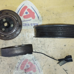 Шкив Компрессора кондиционера Nissan 92660WE410 + 32BD4718DUK8A AD Y11 QG15/QG18 NEW в сборе с подшипником