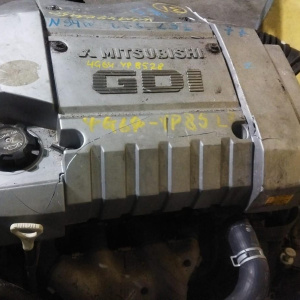 Двигатель Mitsubishi 4G64-YP8528 4WD БЕЗ КОНДЕРА  ПРОБЕГ 77т.км GDI Grandis N94W ТНВД MD 351018