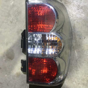 Стоп SUZUKI 35603-64J1 R Escudo TA74W