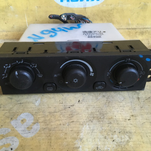 Климат-контроль Mitsubishi N94W Chariot Grandis MR360152