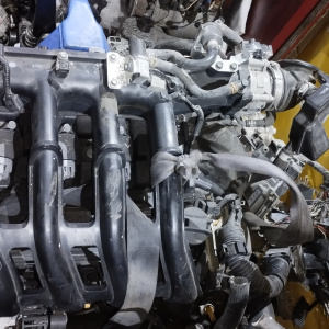 Двигатель Nissan MR20DD-125640C 4WD БЕЗ  КОНДЕРА Serena C27