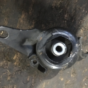 Подушка двигателя Toyota 1AZ-FSE ANE10 перед, прав