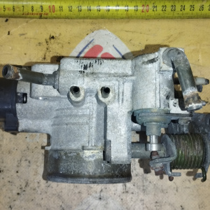 Заслонка дроссельная Nissan VQ20 Cefiro A32 a/t под 2 тросика и 2 вак трубки снизу