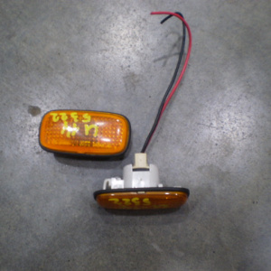 Повторитель в крыло Nissan 5322 Bluebird U14