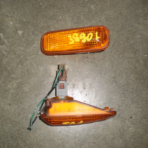 Повторитель в крыло Honda 3890 Avancier TA1 лев Оранжевый корпус