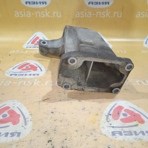 Кронштейн опоры двигателя Mercedes M113 E-Class W211/W220 4WD перед, прав A1132232104