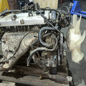 Двигатель Mitsubishi 4G64-AQ7826 1Вал. 16 VALVE  ТРАМБЛЕРНЫЙ Delica/Pajero PD4W