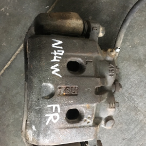 Суппорт Mitsubishi N61W/N74W/N84W/N94W RVR/Chariot Grandis перед, прав 4517