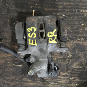 Суппорт Honda ES3 Civic зад, прав