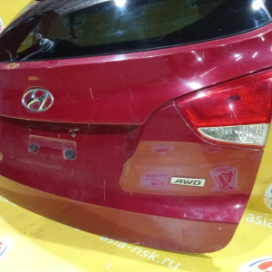 Дверь задняя Hyundai Tucson/ix35 LM/TM '2009-2015 фонари до рест. спойлер (вмятина, тычки)