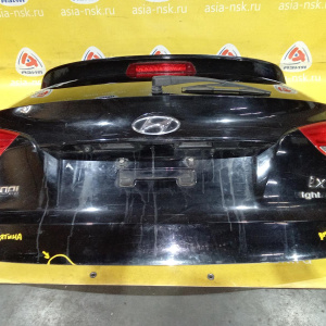 Дверь задняя Hyundai Tucson/ix35 LM/TM '2009-2015 фонари до рест. спойлер (вмятина, треснут правый фонарь)