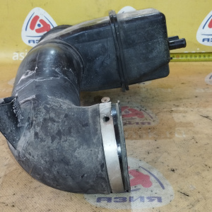 Гофра впускного коллектора Toyota 2UZ Sequoia/Tundra UCK30/UCK45 пластик 17880-0F010