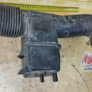 Гофра впускного коллектора Toyota 2UZ Sequoia/Tundra UCK30/UCK45 пластик 17880-0F010