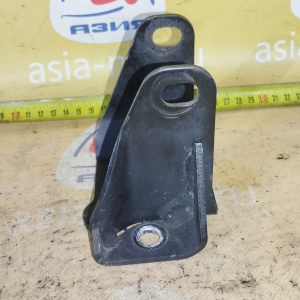 Крепление подушки ДВС Toyota 4A/5A/7A Carina AT191/AT211 2WD m/t перед, лев 12325-16200 ( A )