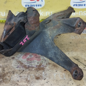 Подушка двигателя Toyota 2UZ-FE Tundra UCK35 + КРЕПЛЕНИЕ 12311-351YL перед, прав 12361-0F010