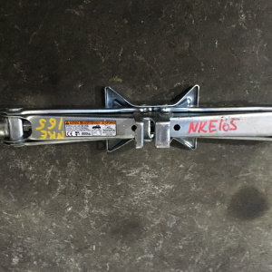 Домкрат Toyota Corolla Fielder NKE165 800 кг.