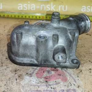 Корпус термостата Isuzu ( 018 ) Elf NKR81 4HL1 без заливной горловины