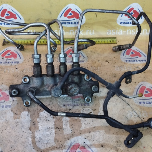 Топливная рейка Isuzu/Nissan 4HL1 Elf NKR81 в сборе с трубками клапан 6100 CommonRail ( 0351 )
