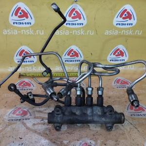 Топливная рейка Isuzu/Nissan 4HL1 Elf NKR81 в сборе с трубками клапан 6100 CommonRail ( 0351 )