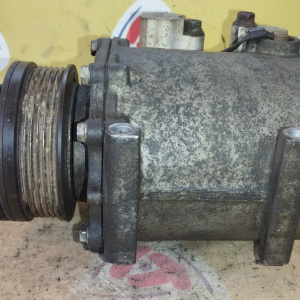 Компрессор кондиционера Mitsubishi 4G64 Airtrek CU4W диаметр шкива 104 мм. SOHC MR513358