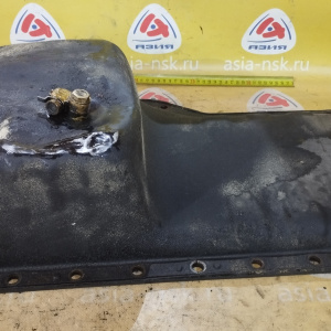 Поддон ДВС Isuzu/Nissan 4HL1 Elf NKR81 Железо ДЕФЕКТ НУЖНО ПРИВАРИВАТЬ ГАЙКУ СЛИВНОЙ ПРОБКИ CommonRail не турбо