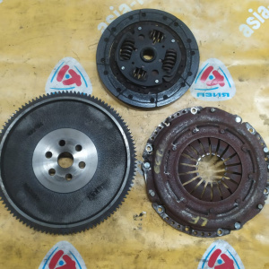 Маховик Mazda LF Atenza/Mazda6 GHEFP m/t + корзина МКПП  6 СТУП. цельнолитой LFEV