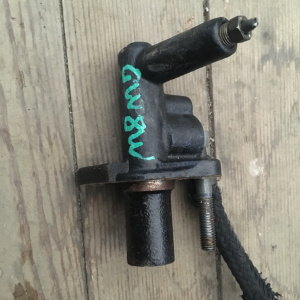 Главный цилиндр сцепления Mazda GW8W Capella