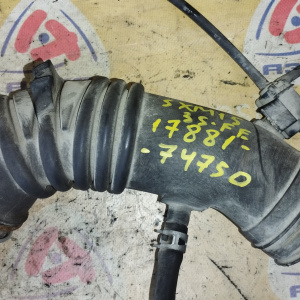 Гофра впускного коллектора Toyota 3S-FE Ipsum SXM10 резиновая кат. 17881-74750