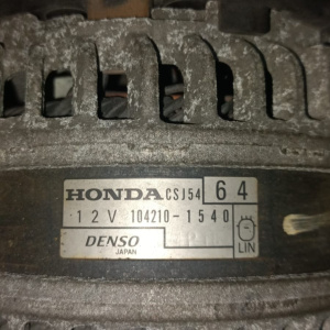 Генератор Honda R20A CR-V RM1 1 конт. 6 ручейков пластиковая крышка 104210-1540